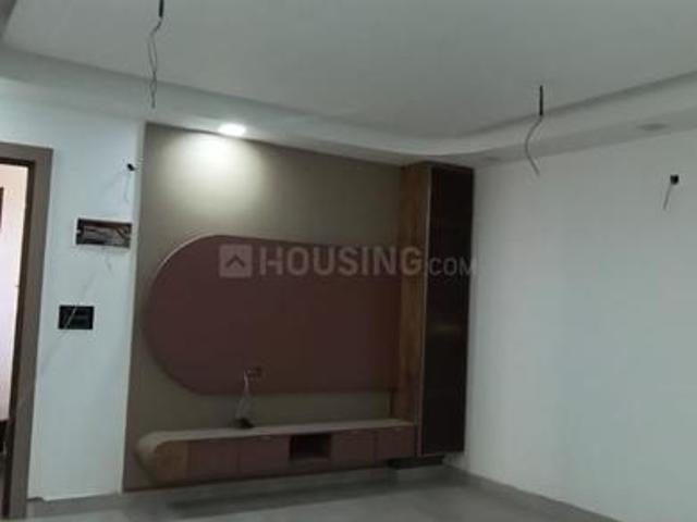 2 BHK Apartment in Sector 73 for resale Noida. The reference number is 20216179