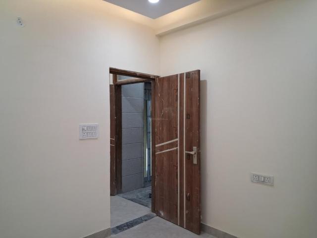 2 BHK Apartment in Sector 73 for resale Noida. The reference number is 20231230