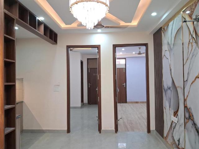 2 BHK Apartment in Sector 73 for resale Noida. The reference number is 20234420