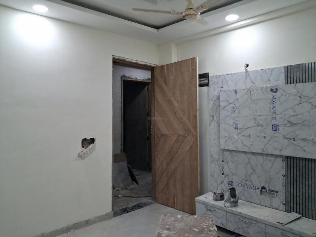 2 BHK Apartment in Sector 73 for resale Noida. The reference number is 20234206