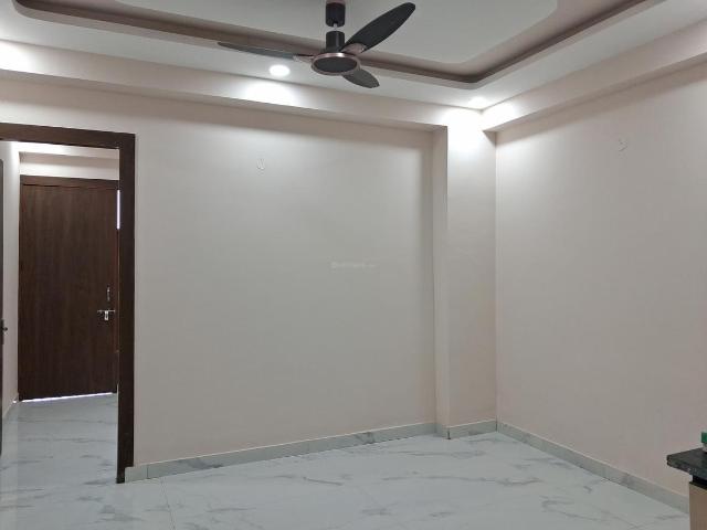 2 BHK Apartment in Sector 73 for resale Noida. The reference number is 20261307