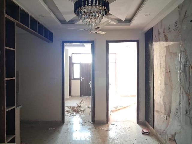2 BHK Apartment in Sector 73 for resale Noida. The reference number is 20294738