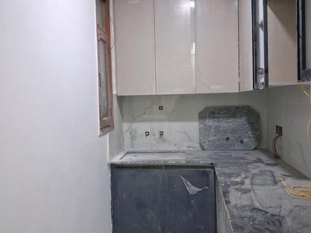 2 BHK Apartment in Sector 73 for resale Noida. The reference number is 20315731