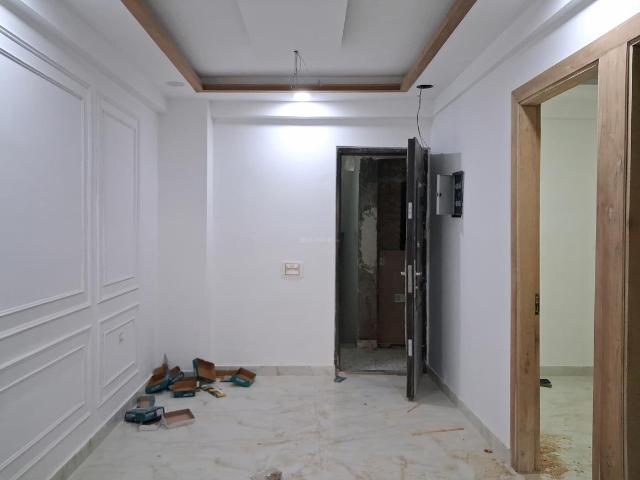 2 BHK Apartment in Sector 73 for resale Noida. The reference number is 20315746
