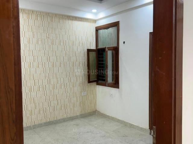 2 BHK Apartment in Sector 73 for resale Noida. The reference number is 20354857
