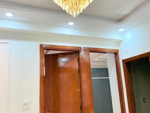 2 BHK Apartment in Sector 73 for resale Noida. The reference number is 20366997