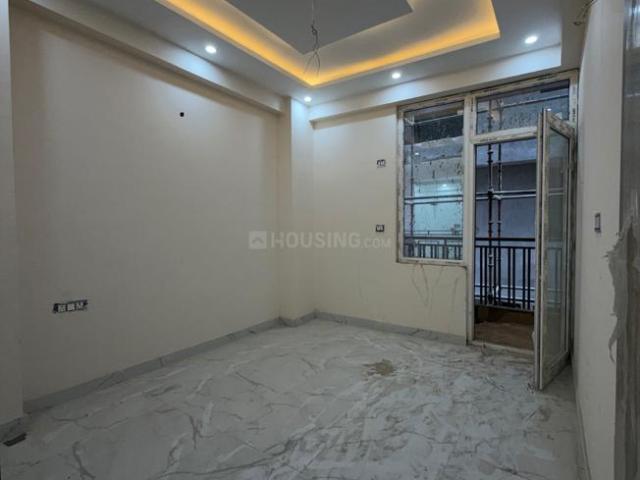 2 BHK Apartment in Sector 73 for resale Noida. The reference number is 20372071