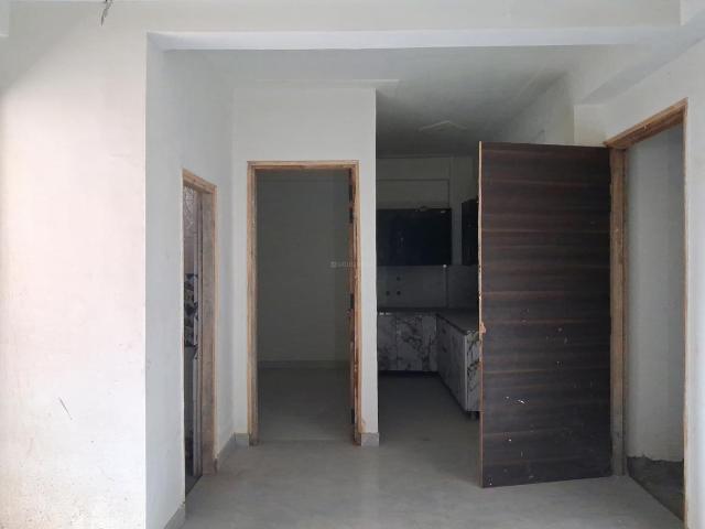 2 BHK Apartment in Sector 73 for resale Noida. The reference number is 20398440