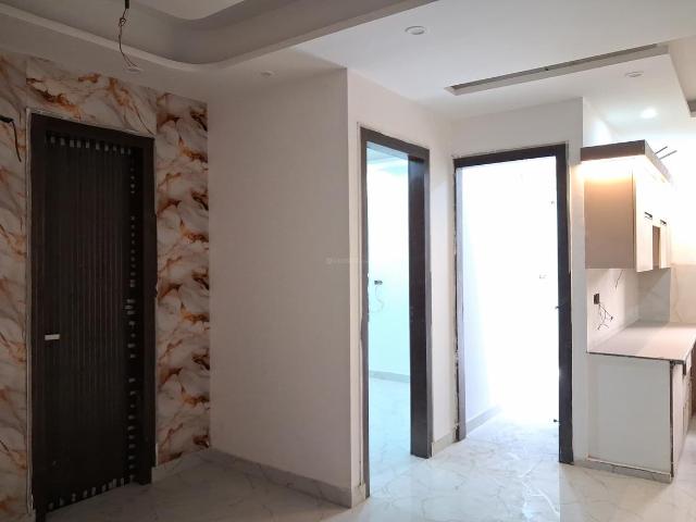 2 BHK Apartment in Sector 73 for resale Noida. The reference number is 20398266