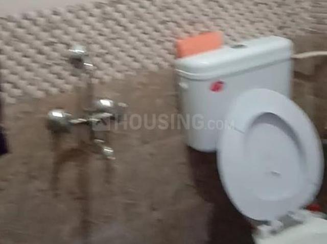 2 BHK Apartment in Sector 73 for resale Noida. The reference number is 3890611