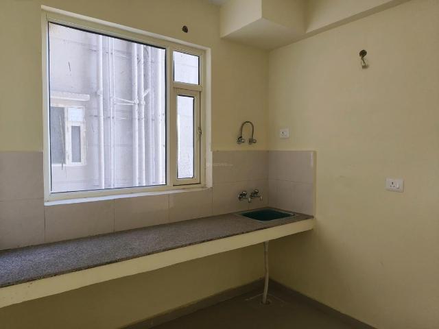 2 BHK Apartment in Sector 86 for resale Gurgaon. The reference number is 15982083