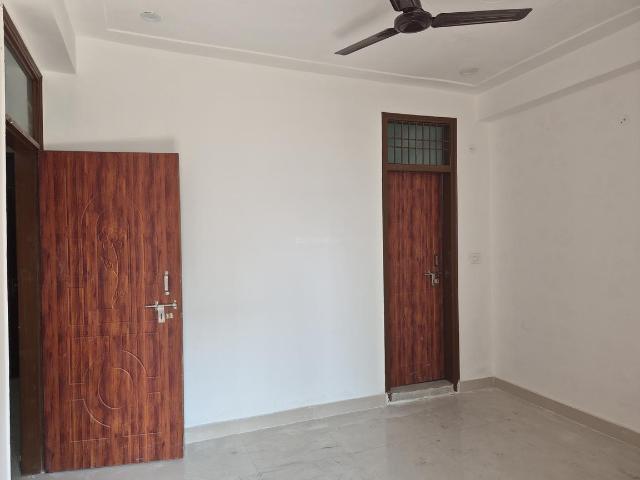 2 BHK Apartment in Sector 89 for resale Noida. The reference number is 18580572