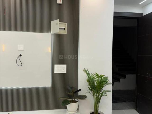 2 BHK Apartment in Sector 87 for resale Noida. The reference number is 20143800