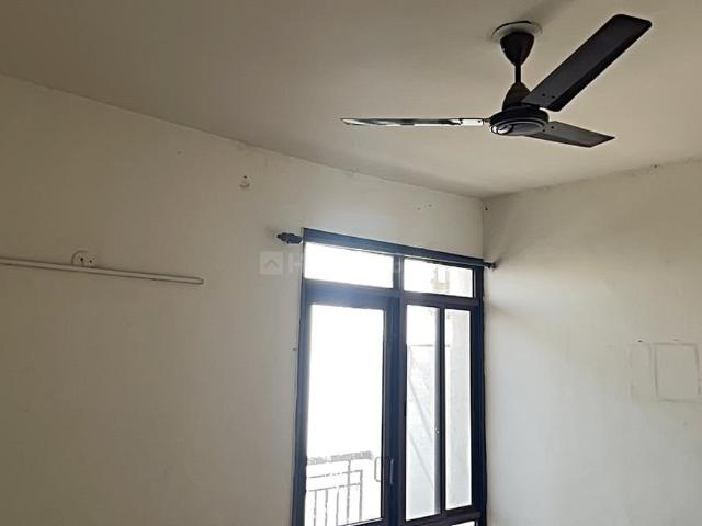 2 BHK Apartment in Sector 81 for rent Gurgaon. The reference number is 19491979