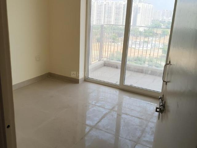 2 BHK Apartment in Sector 81 for resale Gurgaon. The reference number is 19945409