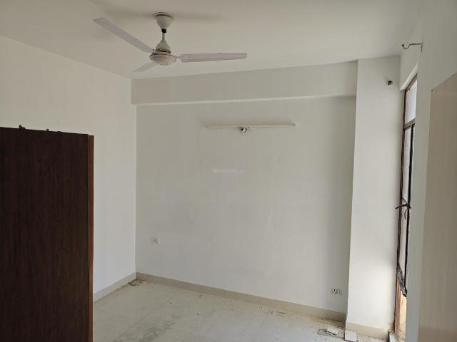 2 BHK Apartment in Sector 81 for resale Gurgaon. The reference number is 19983260