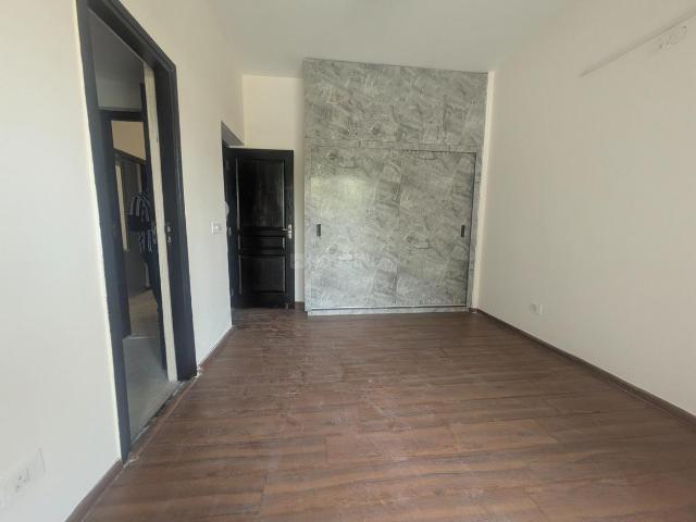 2 BHK Apartment in Sector 81 for resale Gurgaon. The reference number is 20406560
