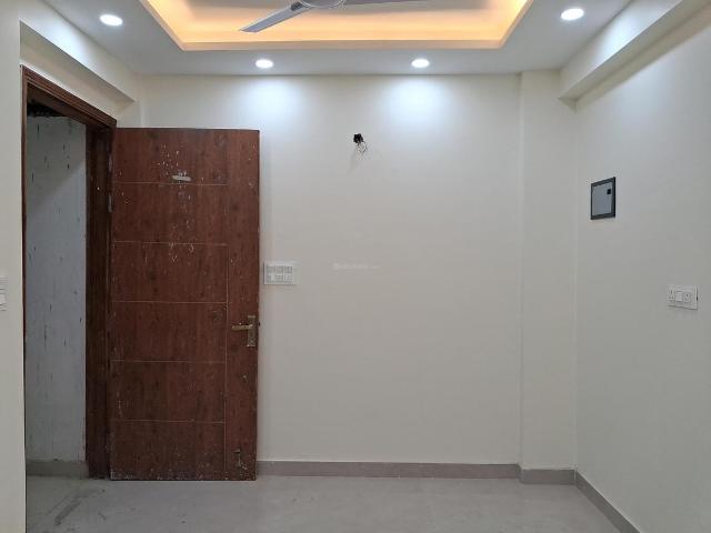 2 BHK Apartment in Sector 81 for resale Noida. The reference number is 19941781