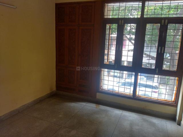 2 BHK Apartment in Sector 82 for resale Noida. The reference number is 19943844