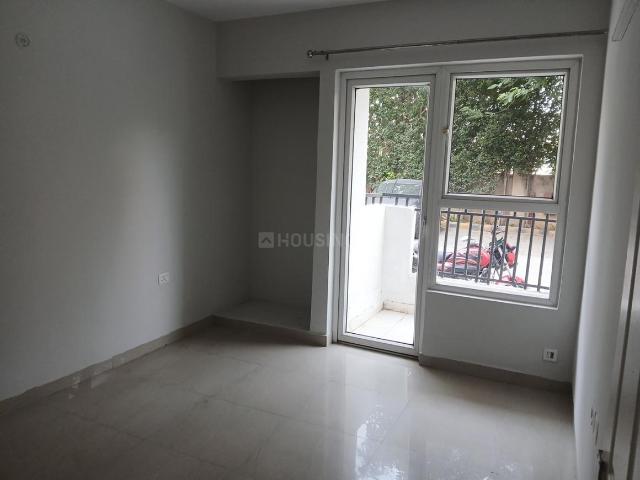2 BHK Apartment in Sector 83 for resale Gurgaon. The reference number is 20176574