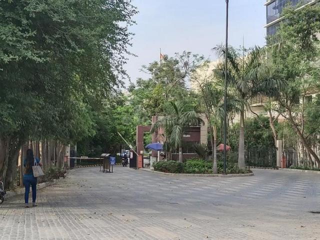 2 BHK Apartment in Sector 83 for resale Gurgaon. The reference number is 20100386