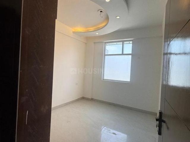 2 BHK Apartment in Sector 83 for resale Noida. The reference number is 20098733