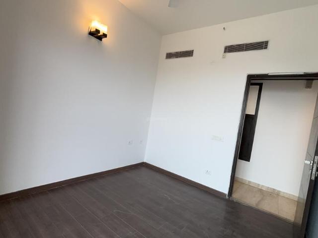 2 BHK Apartment in Sector 94 for rent Noida. The reference number is 9470351