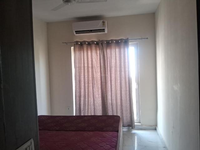 2 BHK Apartment in Sector 99 for rent Gurgaon. The reference number is 19993580