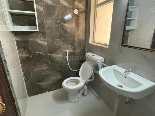 2 BHK Apartment in Sector 99 for rent Gurgaon. The reference number is 20550605