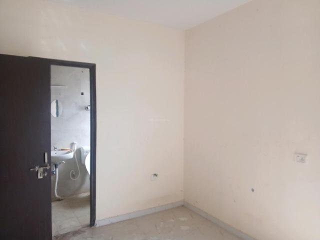 2 BHK Apartment in Sector 99 for resale Gurgaon. The reference number is 19188517