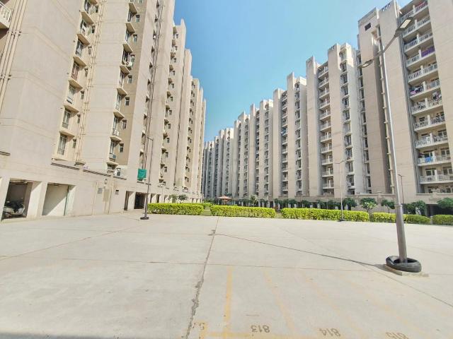 2 BHK Apartment in Sector 99A for resale Gurgaon. The reference number is 17833840
