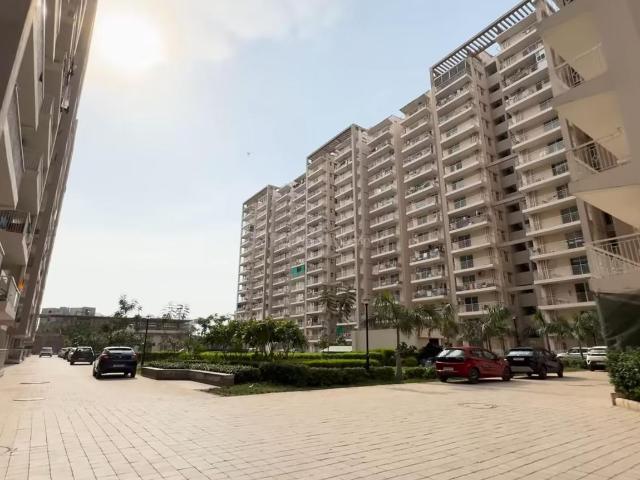 2 BHK Apartment in Sector 90 for resale Gurgaon. The reference number is 20158838