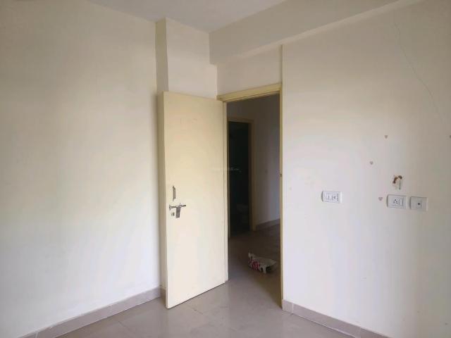 2 BHK Apartment in Sector 92 for resale Gurgaon. The reference number is 18496375