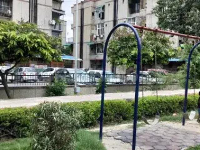 2 BHK Apartment in Sector 93 for resale Noida. The reference number is 18120736
