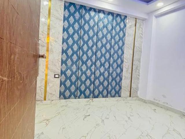 2 BHK Apartment in Sector 93 for resale Noida. The reference number is 20115015