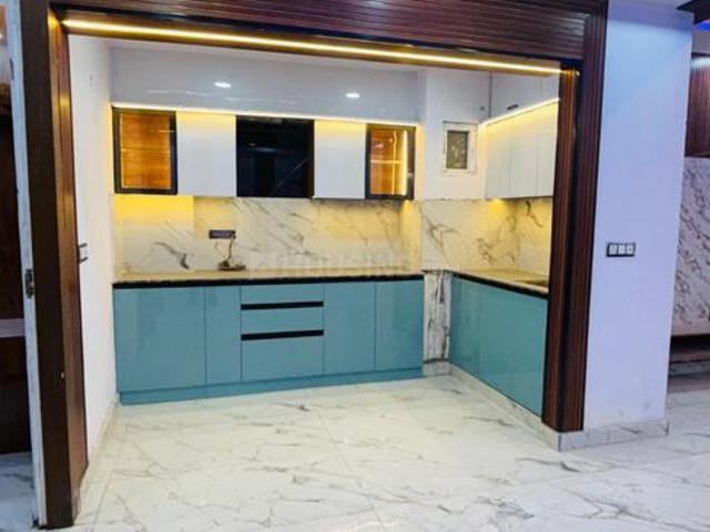 2 BHK Apartment in Sector 93 for resale Noida. The reference number is 20118824