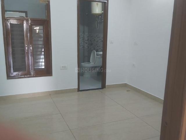 2 BHK Apartment in Sector 9 for rent Gurgaon. The reference number is 20395784