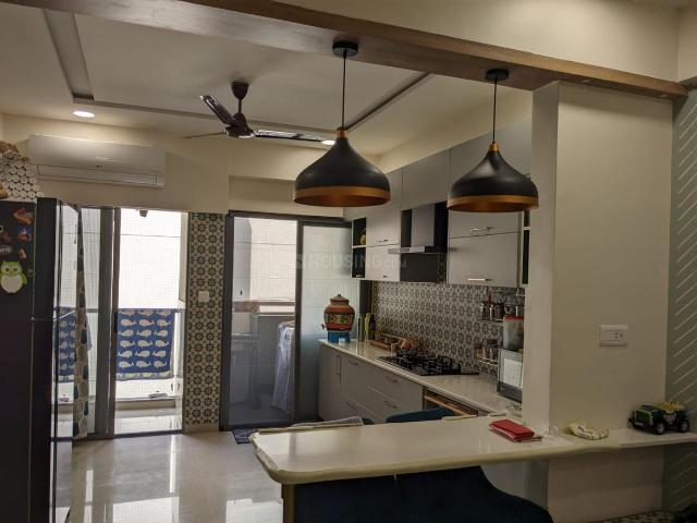 2 BHK Apartment in Shyamal for rent Ahmedabad. The reference number is 20470164