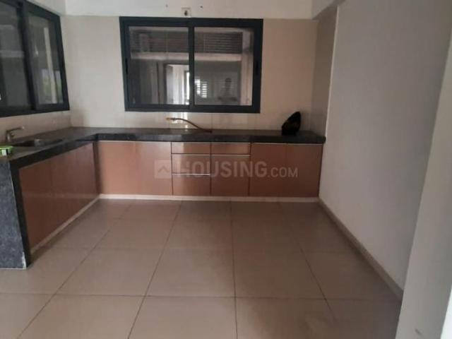 2 BHK Apartment in Shyamal for rent Ahmedabad. The reference number is 20301428
