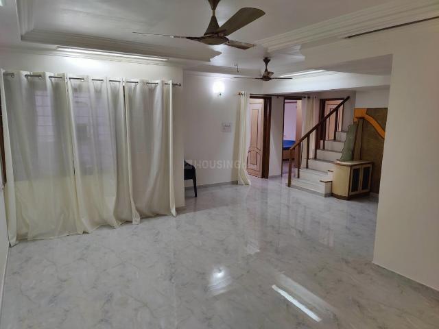 2 BHK Apartment in Shyamal for resale Ahmedabad. The reference number is 20992545