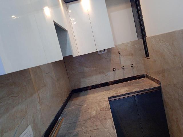 2 BHK Apartment in Shalimar Garden for resale Ghaziabad. The reference number is 17446404