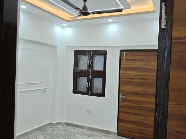 2 BHK Apartment in Shalimar Garden for resale Ghaziabad. The reference number is 20156202