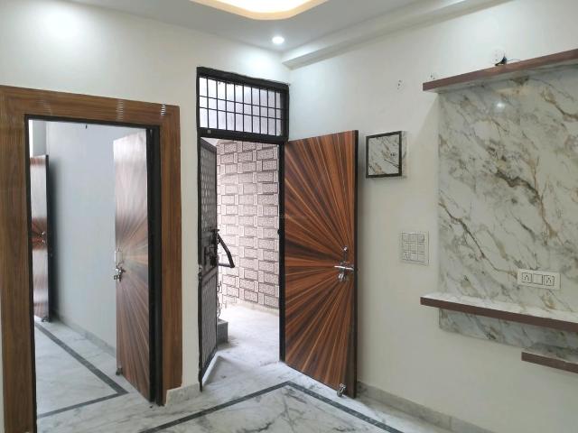2 BHK Apartment in Shalimar Garden for resale Ghaziabad. The reference number is 20605228