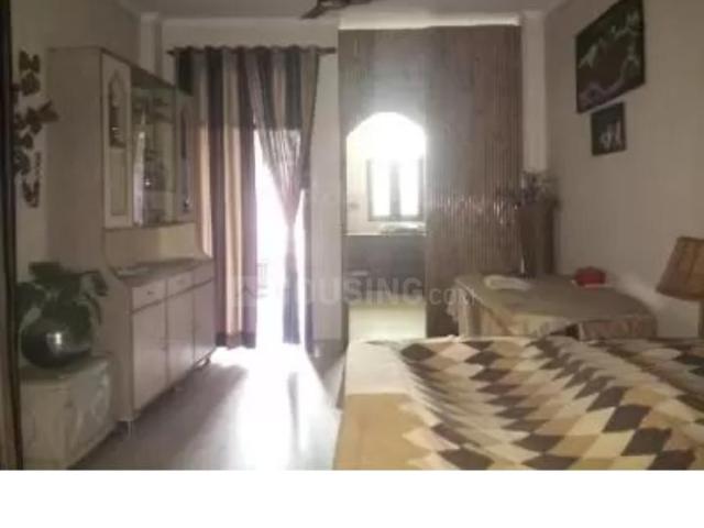 2 BHK Apartment in Shastri Nagar for resale Ghaziabad. The reference number is 15525384