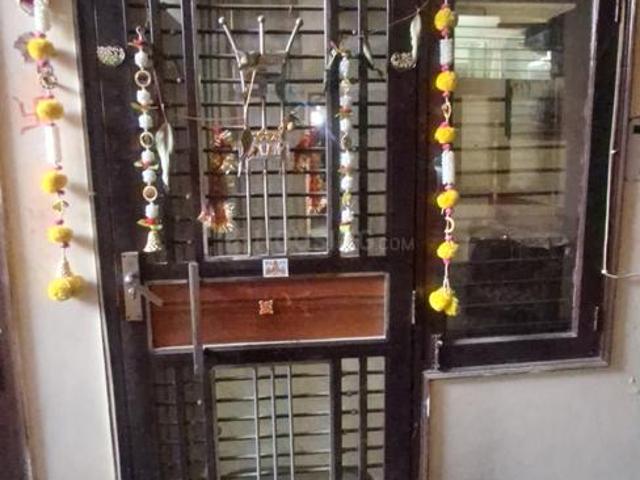 2 BHK Apartment in Shastri Nagar for resale Ghaziabad. The reference number is 20425981