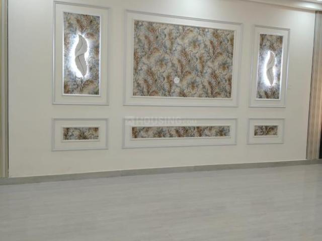 2 BHK Apartment in Shastri Nagar for resale Ghaziabad. The reference number is 20722963