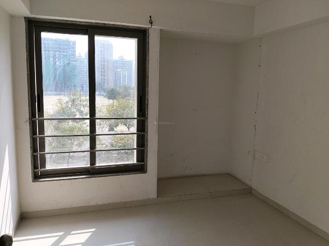 2 BHK Apartment in Shela for rent Ahmedabad. The reference number is 18288058