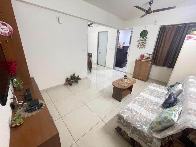 2 BHK Apartment in Shela for rent Ahmedabad. The reference number is 19420712