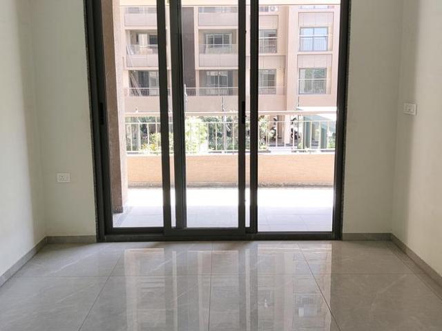 2 BHK Apartment in Shela for rent Ahmedabad. The reference number is 19808372