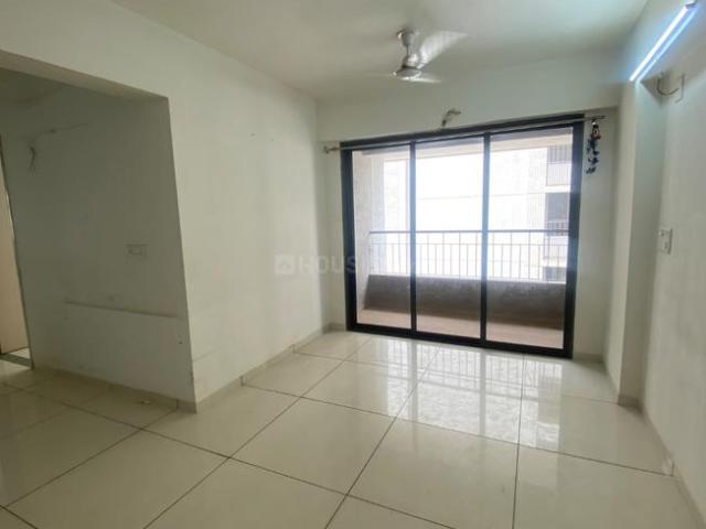 2 BHK Apartment in Shela for rent Ahmedabad. The reference number is 20373553